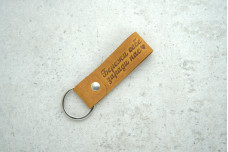 Брелок Бережи себе заради нас з кільцем (жовтий)