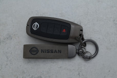 Чохол Nissan сірий метал + шкіра