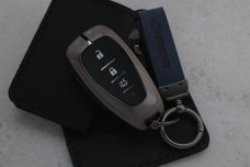 Чохол Chevrolet графіт синій метал шкіра універсальний