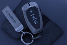Чохол Chevrolet метал + шкіра