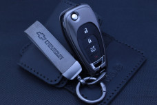 Чохол Chevrolet сірий універсальний