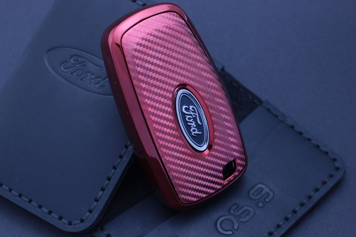 Чохол Ford carbon червоний уніварсальний