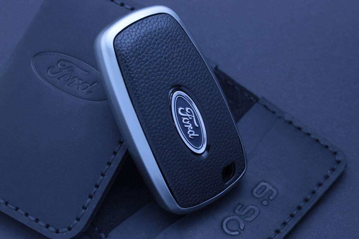 Чохол Ford срібло фактура шкіри
