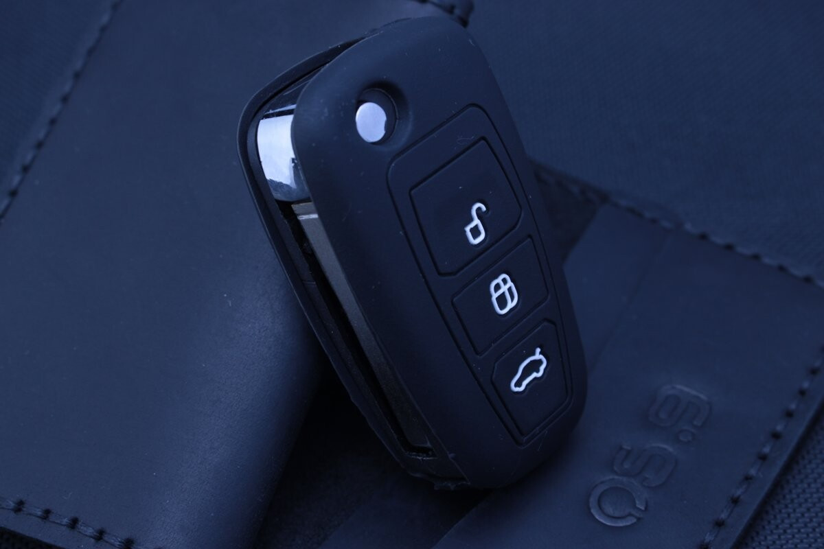 Чохол Ford чорний силікон