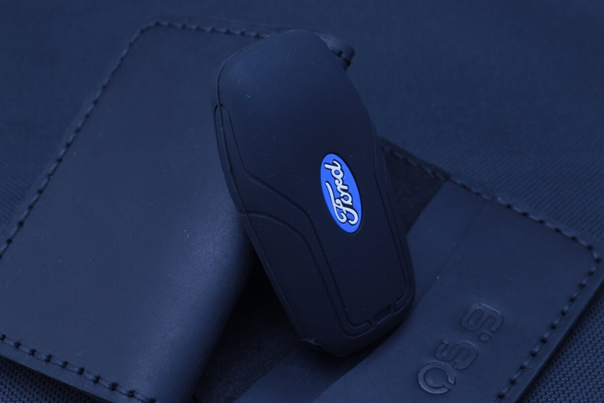 Чохол Ford чорний силікон