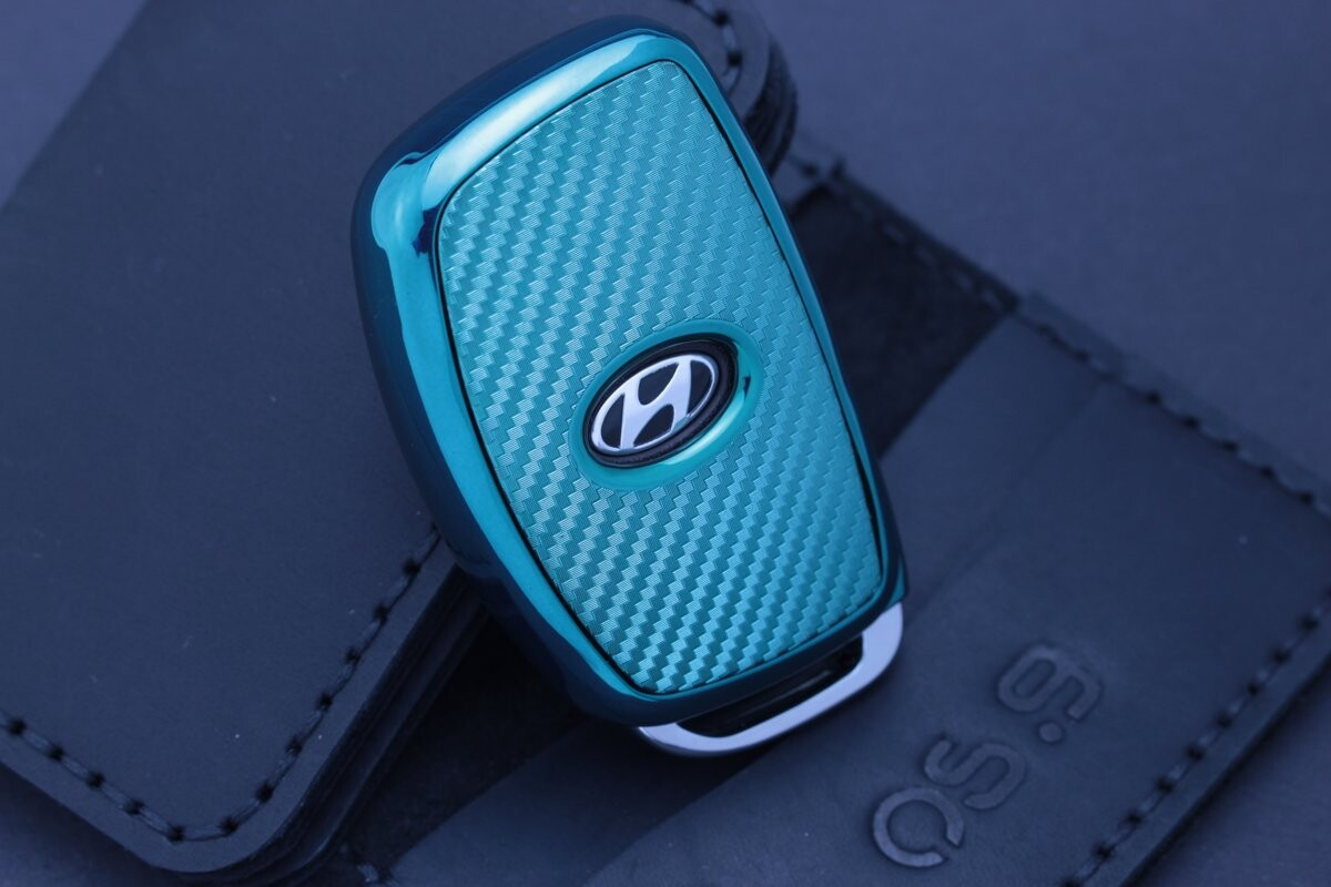 Чохол Hyundai carbon зелений універсальний