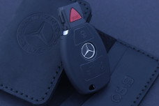 Чохол Mercedes чорний матовий