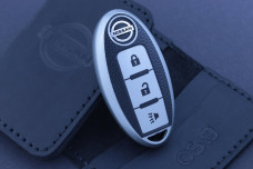 Чохол Nissan срібло фактура шкіри