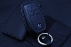 Чохол Toyota чорний шкіра